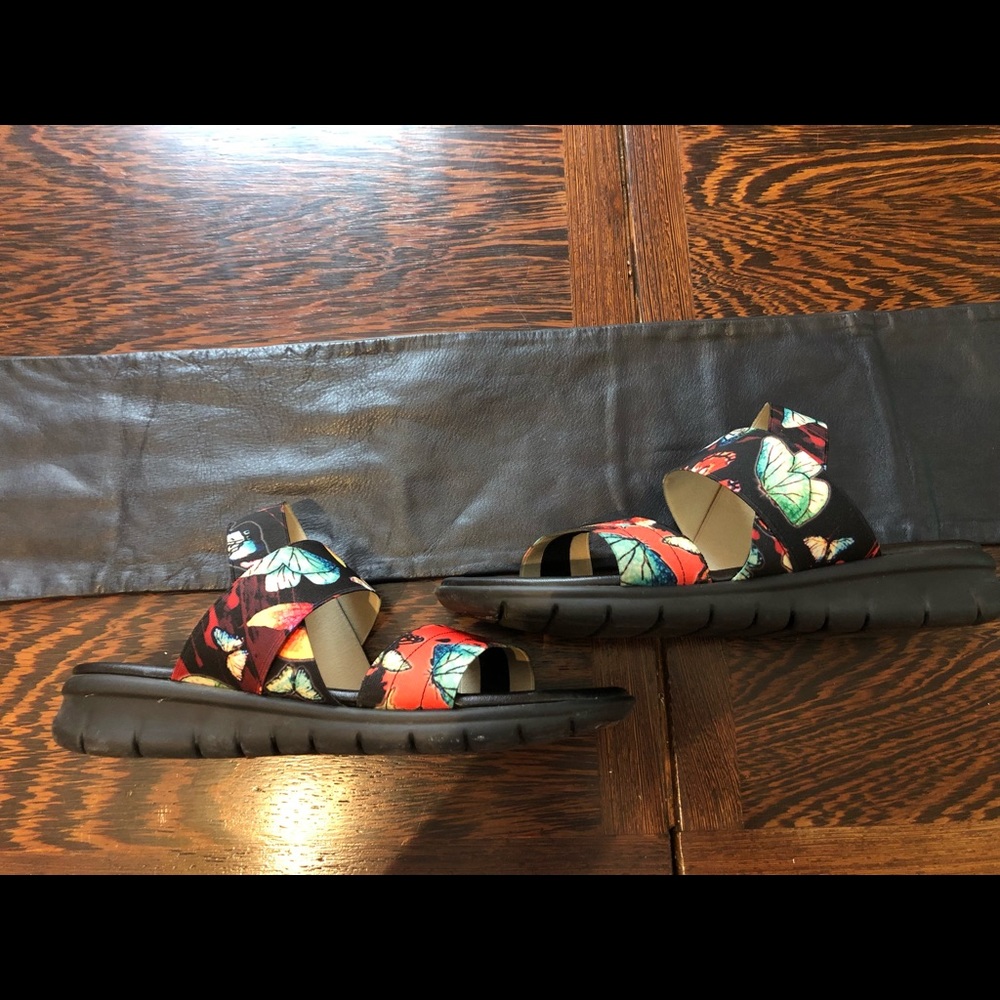 Sandals - Picture 6 of 6